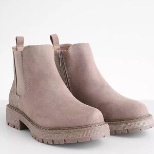 Steve Madden Tan Suede Chelsea Boots New Big girls size 5